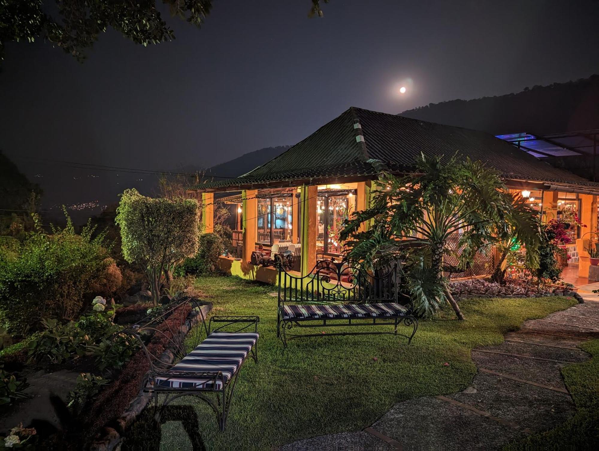 Hotel Toliman San Lucas Tolimán Buitenkant foto