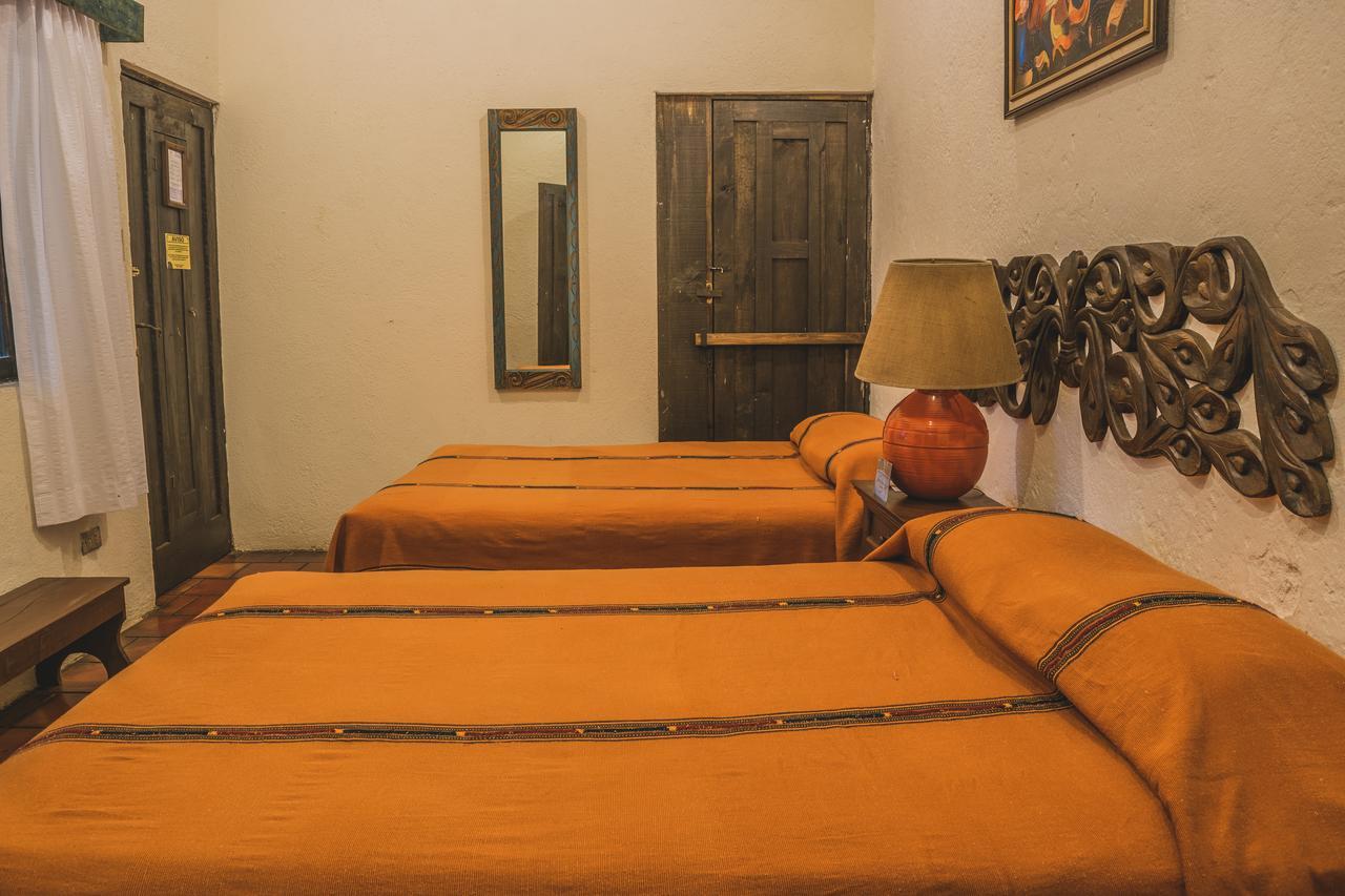 Hotel Toliman San Lucas Tolimán Buitenkant foto