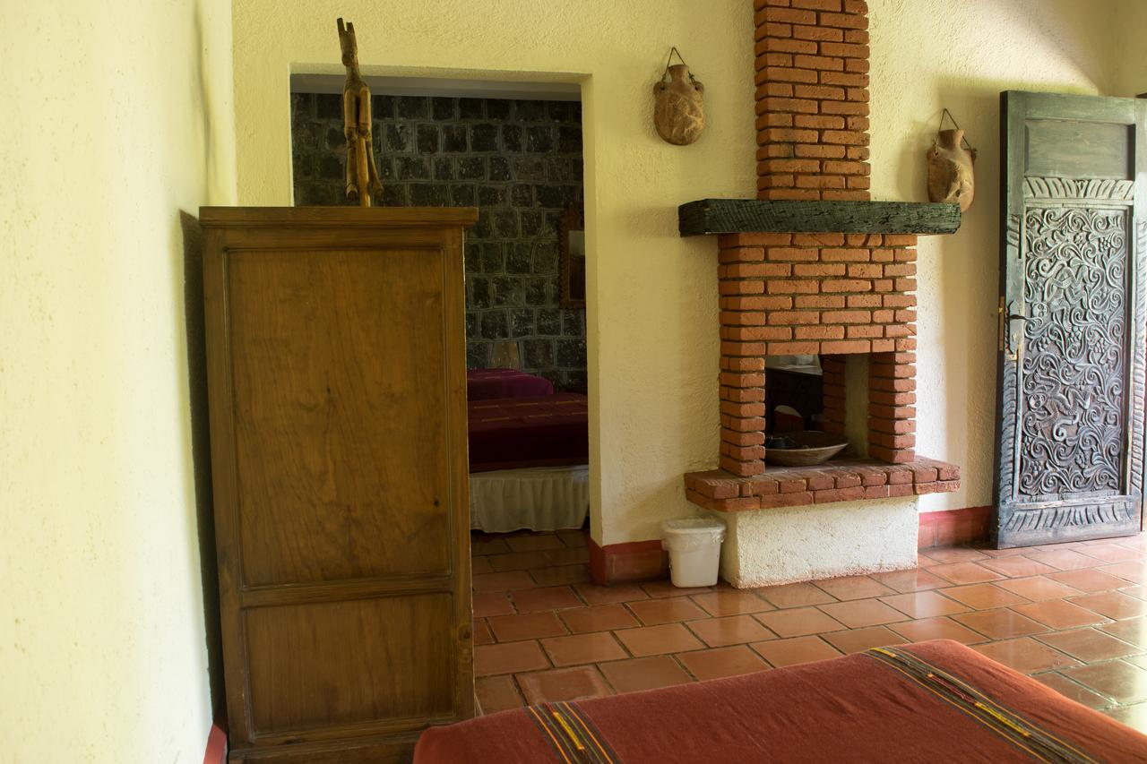 Hotel Toliman San Lucas Tolimán Buitenkant foto