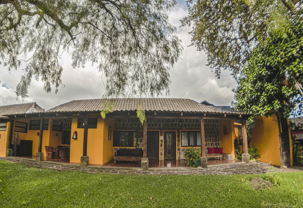 Hotel Toliman San Lucas Tolimán Buitenkant foto